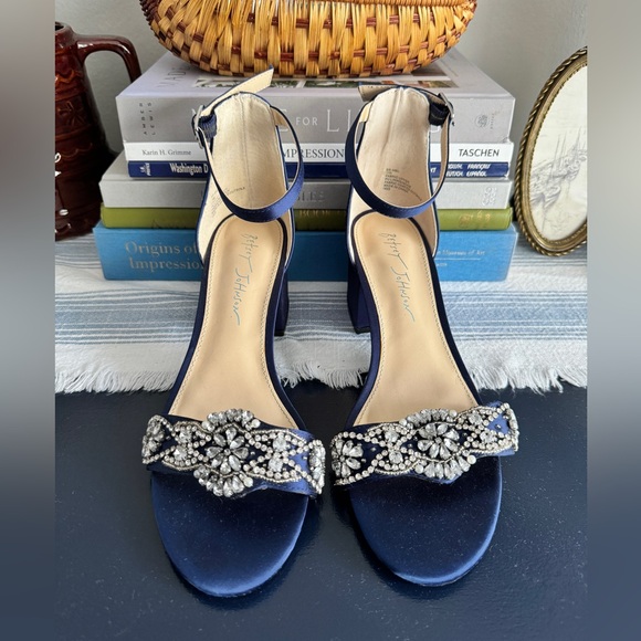 Betsey Johnson Dark Blue Satin Embellished Bridal Sandals Size 7 - Picture 1 of 9
